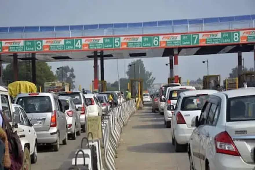तीन महीने में दूसरी बार बढ़े टोल के दाम ,30 रुपये महंगा हुआ टोल